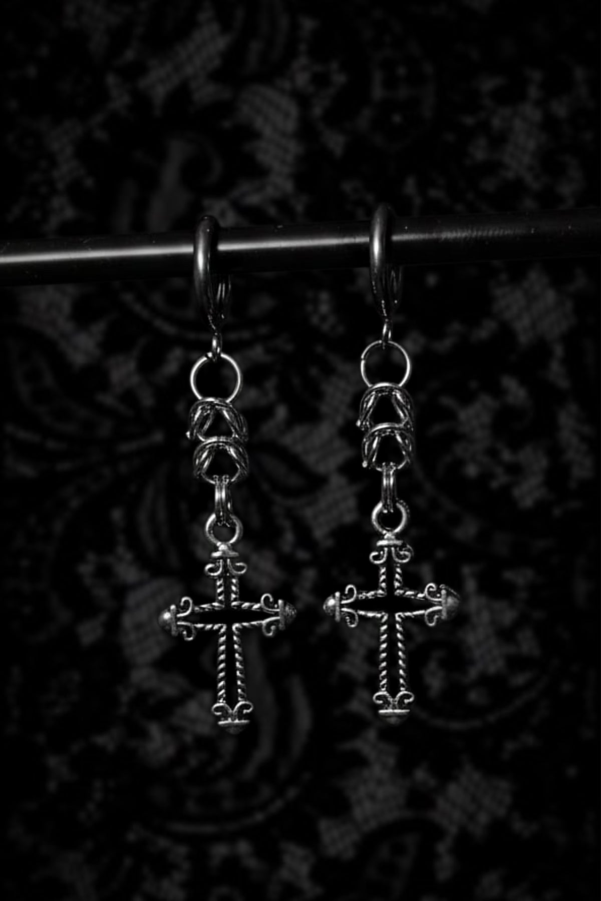 Handgefertigte Ohrringe mit Kreuz, einzigartiges Design