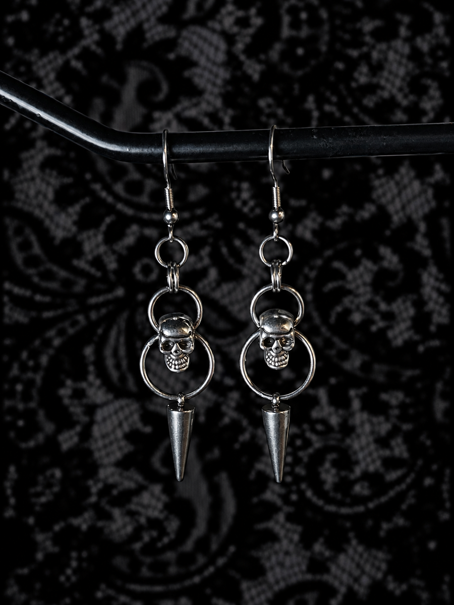 Silver gothic earrings with scull details